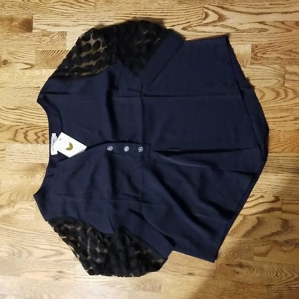 (L) NWT Flycurvy Sheer Sleeve Loose Fit Flattering Solid Color Lightweight Class